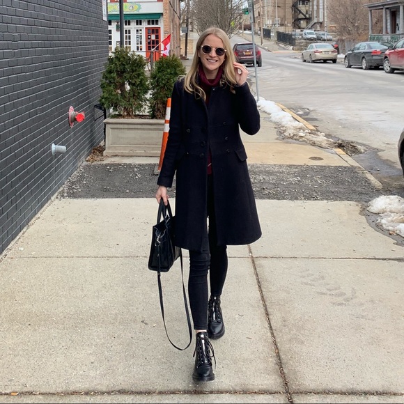 Meet your Posher, Terra - Picture 1 of 2